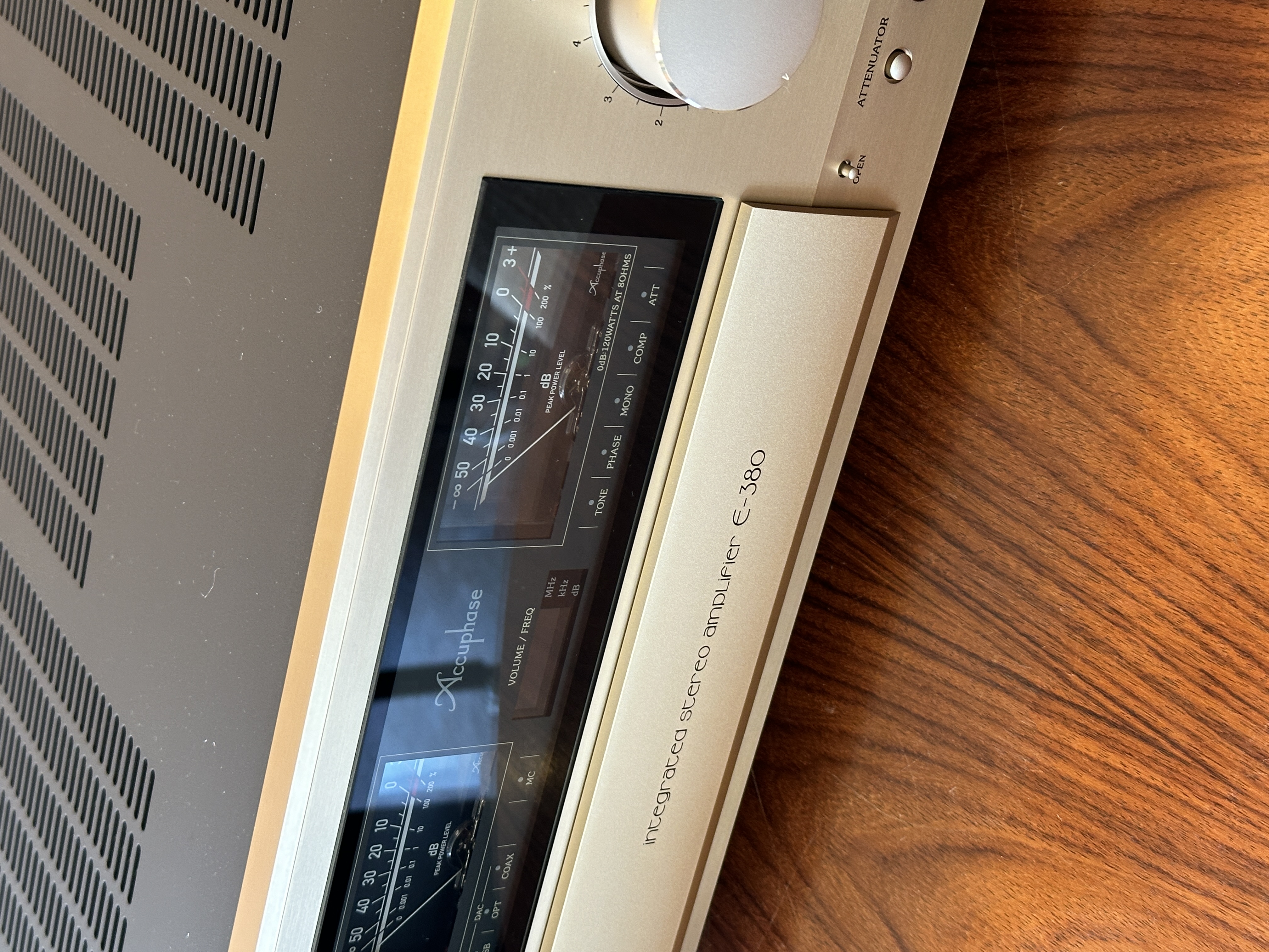 Accuphase/vCAv/E-380