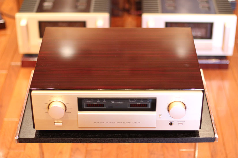 accuphase c-2820