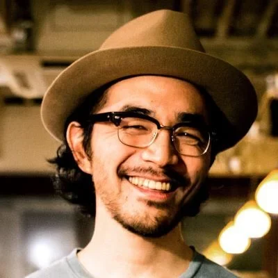 笑顔の臼井ミトンさん