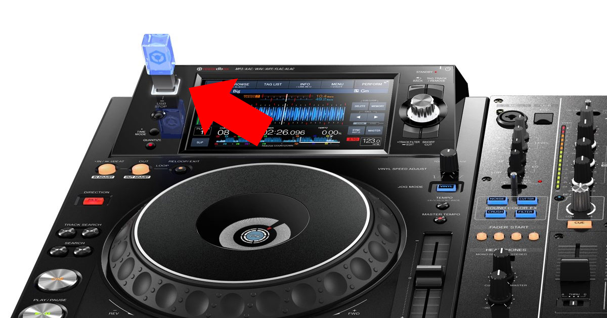 現場で増えている"USBでDJ"。CDJ-900NXS、XDJ-1000MK2が圧倒的にオススメな理由！ | OFFICIAL BLOG