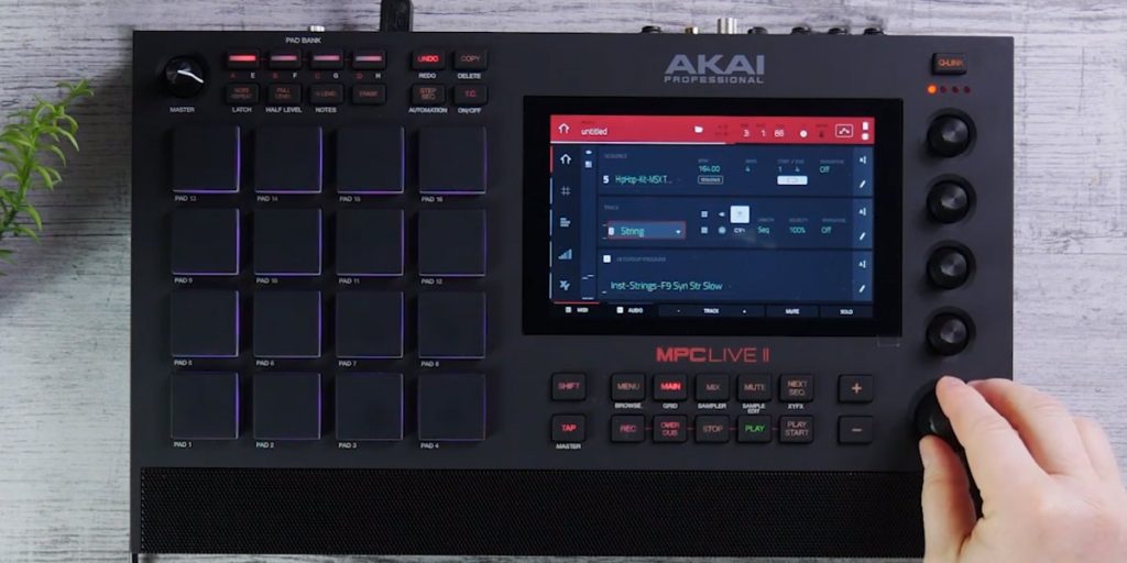 AKAI MPC LIVE II + サンプリング用接続ケーブル - 楽器/器材