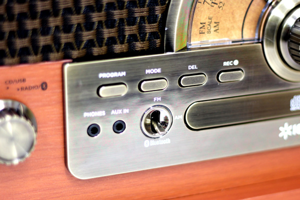 ION Audio/Bluetooth対応レコード・カセット・ラジオ・CD・一体型 