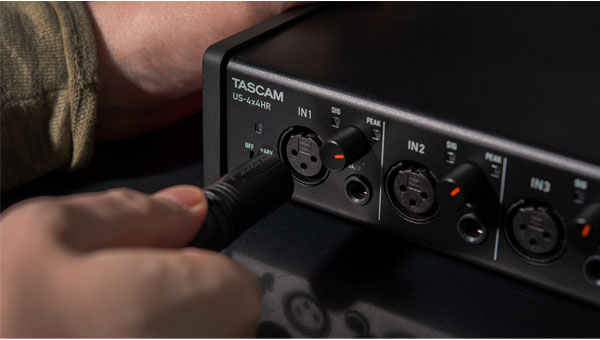TASCAMの高品質オーディオインターフェイスUS-4x4HRをご紹介いたします！