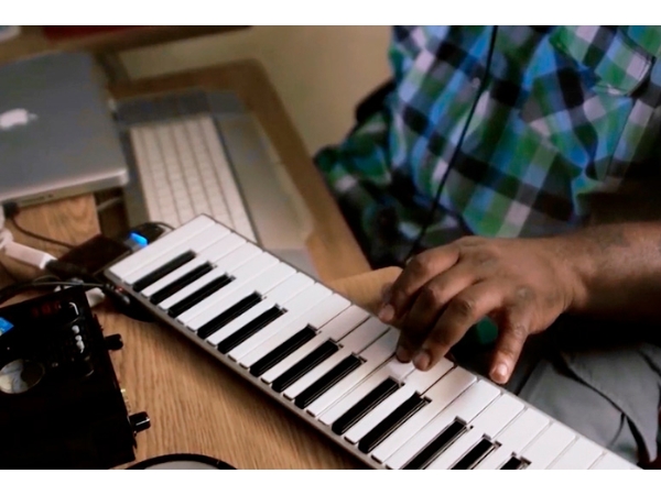 Xkey 37