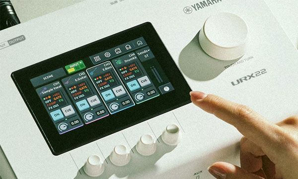 YAMAHA URX22