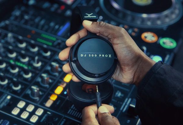 DJ 300 PRO X