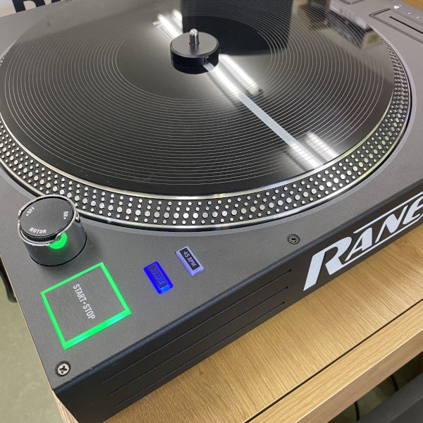 中古美品のRANE twelveのご紹介です。