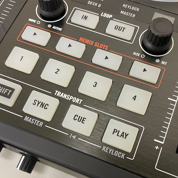 ☆大幅値下げSALE！／中古品】NATIVE INSTRUMENTS/PCDJコントローラー/TRAKTOR KONTROL S4MK2  -DJ機材アナログレコード専門店OTAIRECORD