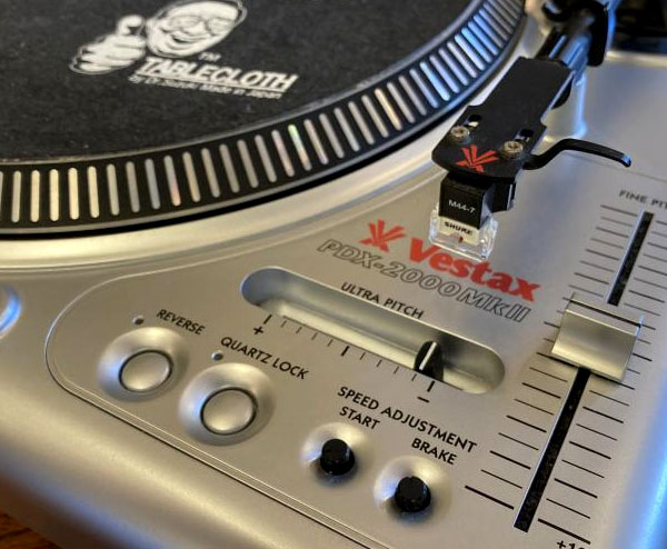 Vestax PDX-2000MK2, Shure M44-7 | sensitivity.com.br